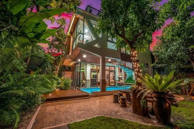 Luxury Villa, 2 Yatak Odası, Kişiye Özel Havuzlu, Havuz Kenarı (3 Floors)