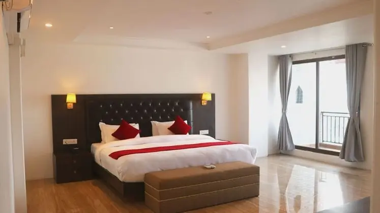 Deluxe Tek Büyük Yataklı Oda