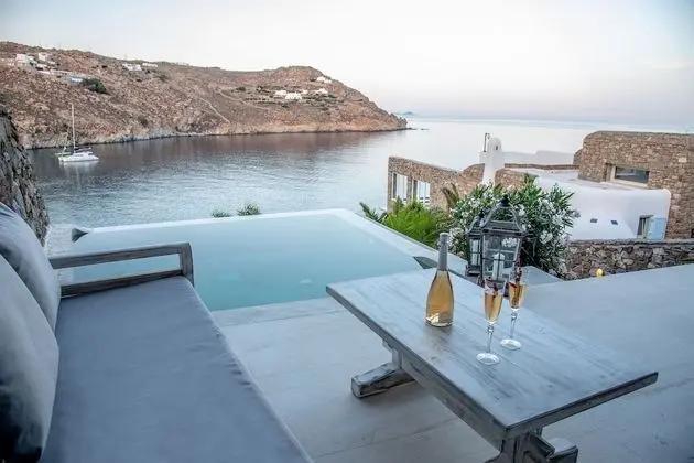 Süit, Kişiye Özel Havuzlu, Deniz Manzaralı (Sunrise)