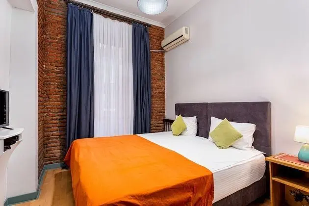 Comfort Tek Büyük veya İki Ayrı Yataklı Oda