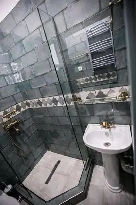 Comfort Tek Büyük veya İki Ayrı Yataklı Oda