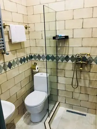 Comfort Tek Büyük veya İki Ayrı Yataklı Oda