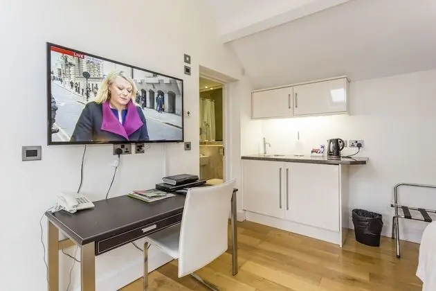 Deluxe Tek Büyük Yataklı Oda