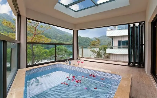 Çatı Katı Süiti (Penthouse)