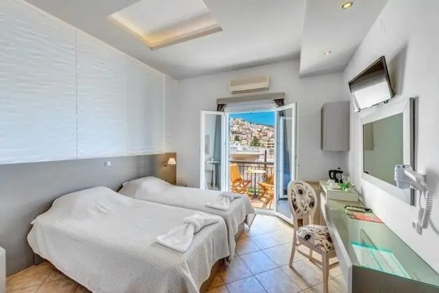 Deluxe Tek Büyük veya İki Ayrı Yataklı Oda, Balkon, Deniz Manzaralı (2nd floor)