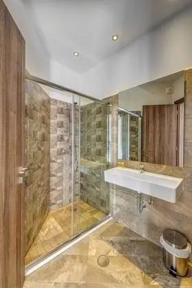 Deluxe Tek Büyük veya İki Ayrı Yataklı Oda, Balkon, Deniz Manzaralı (2nd floor)