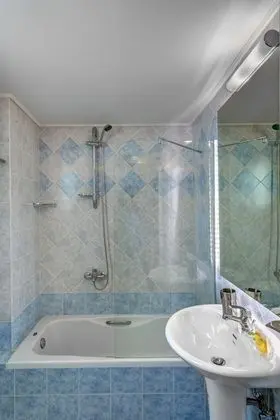 Deluxe Tek Büyük veya İki Ayrı Yataklı Oda, Balkon, Deniz Manzaralı (2nd floor)