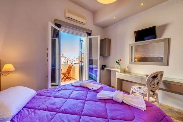 Tek Büyük veya İki Ayrı Yataklı Oda, Balkon, Şehir Manzaralı