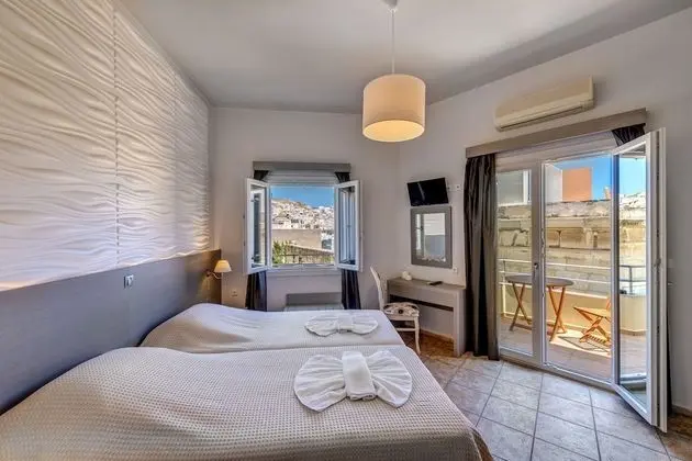 Tek Büyük veya İki Ayrı Yataklı Oda, Balkon, Şehir Manzaralı