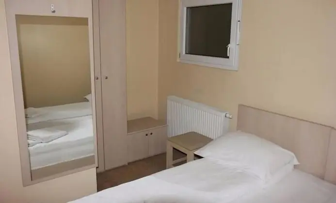 Tek Büyük veya İki Ayrı Yataklı Oda