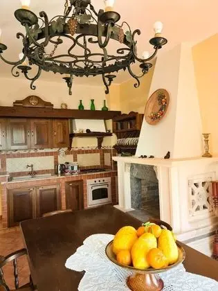 Villa, 4 Yatak Odası, Sigara İçilebilir, Şömine