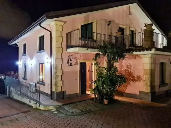 Villa, 4 Yatak Odası, Sigara İçilebilir, Şömine