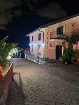 Villa, 4 Yatak Odası, Sigara İçilebilir, Şömine