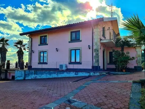 Villa, 4 Yatak Odası, Sigara İçilebilir, Şömine