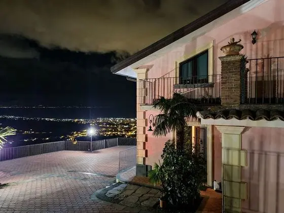 Villa, 4 Yatak Odası, Sigara İçilebilir, Şömine