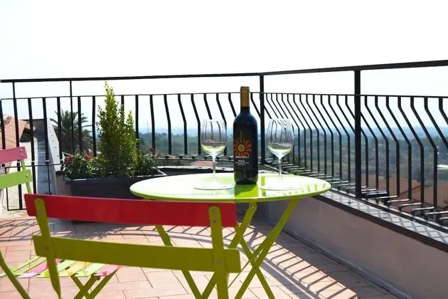 Luxury Tek Büyük Yataklı Oda, 1 Büyük (Queen) Boy Yatak, Balkon, Deniz Manzaralı