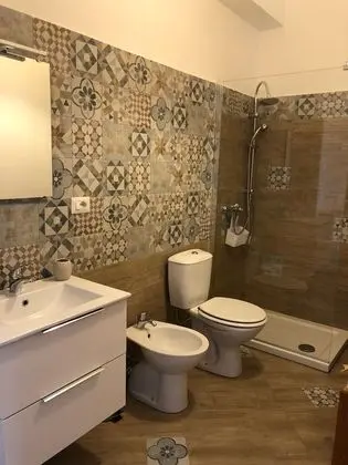 Tek Büyük veya İki Ayrı Yataklı Oda, Balkon (Levante)