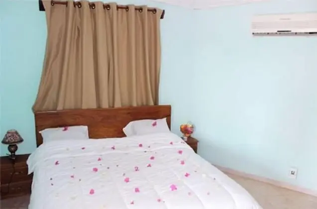 Standard Tek Büyük Yataklı Oda