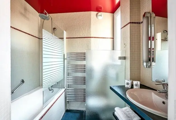 Tek Büyük Yataklı Oda, Avlu Manzaralı