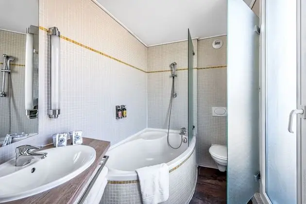 Tek Büyük Yataklı Oda, Manzaralı