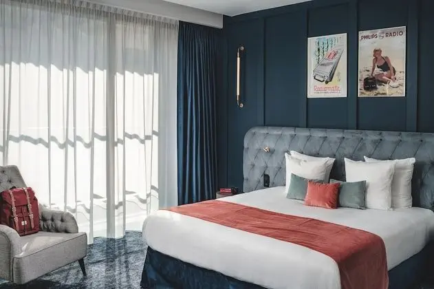 Deluxe Tek Büyük Yataklı Oda