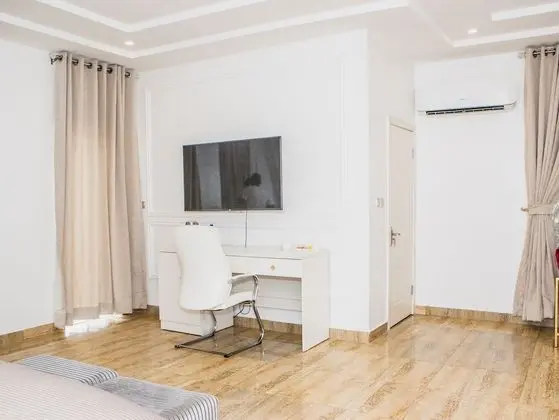 Deluxe Tek Büyük Yataklı Oda