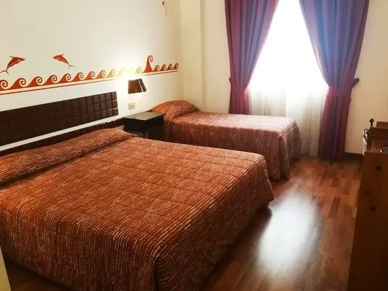 Üç Kişilik Oda