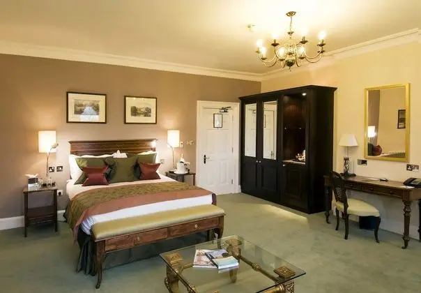 Feature Room