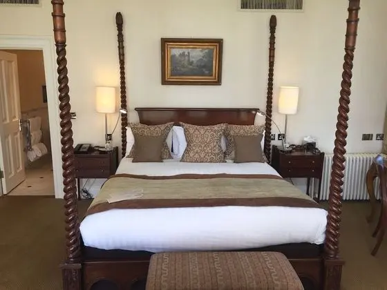 Feature Room