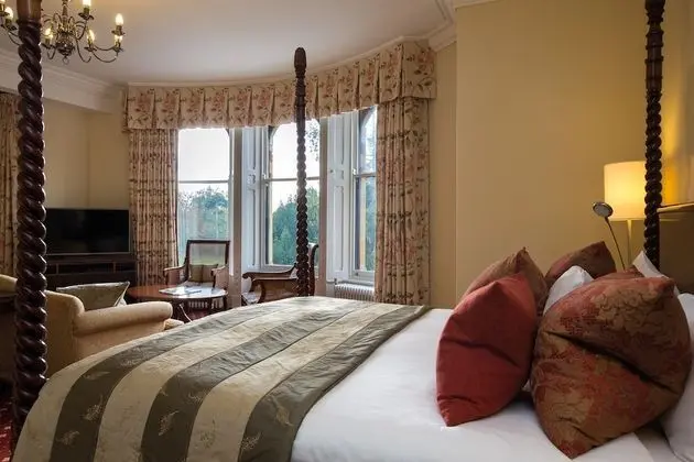 Feature Room