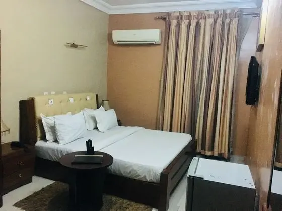 Deluxe Tek Büyük Yataklı Oda