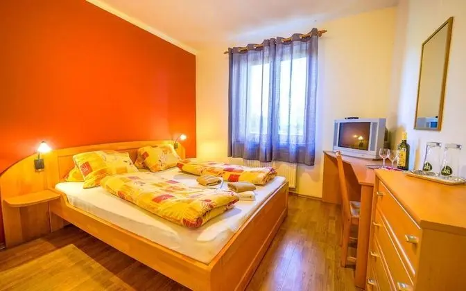 Standard Tek Büyük veya İki Ayrı Yataklı Oda