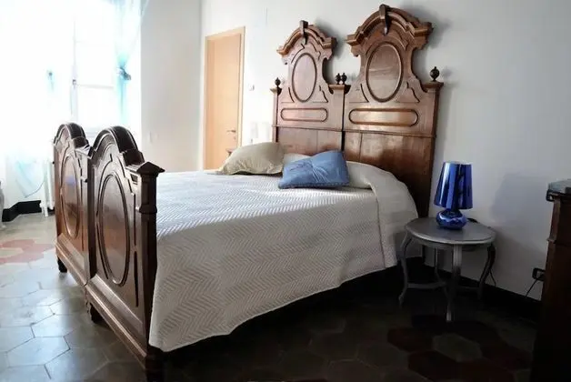 Büyük Yataklı Tek Kişilik Oda