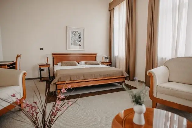 Luxury Tek Büyük Yataklı Oda