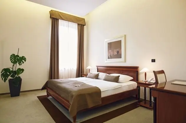 Luxury Tek Büyük Yataklı Oda