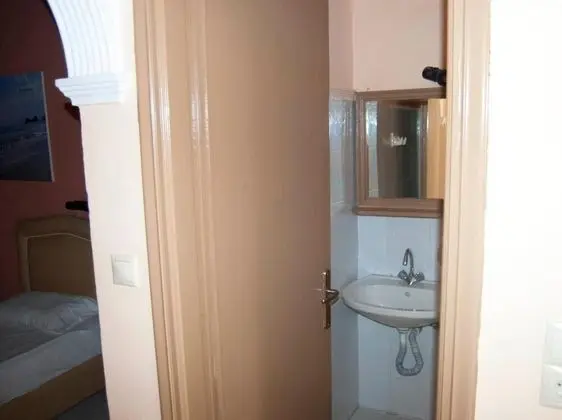 Standard Üç Kişilik Oda, Havuz Manzaralı