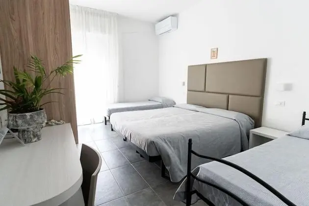 Tek Büyük veya İki Ayrı Yataklı Oda, Balkon