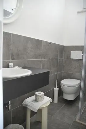 Tek Büyük veya İki Ayrı Yataklı Oda, Balkon