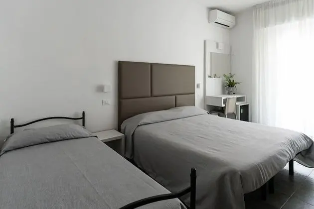 Üç Kişilik Oda, Balkon