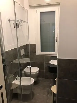 Üç Kişilik Oda, Balkon