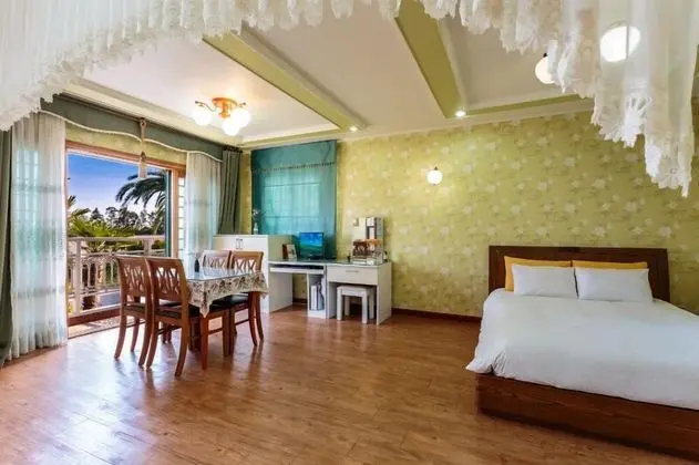 Deluxe Tek Büyük Yataklı Oda