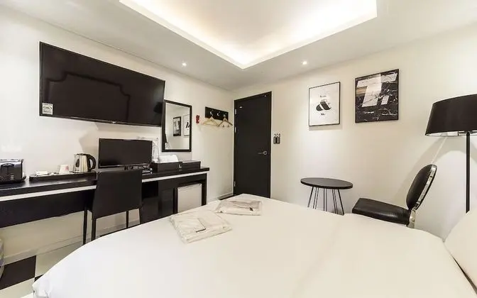 Oda (Standard (Netflix Disney + Apple tv T)