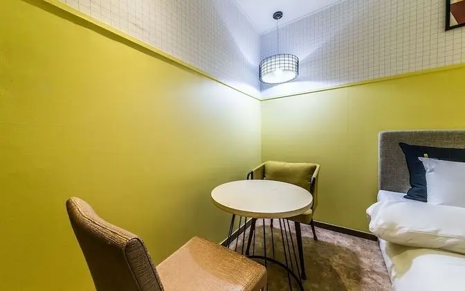 Oda (Standard (Netflix Disney + Apple tv T)