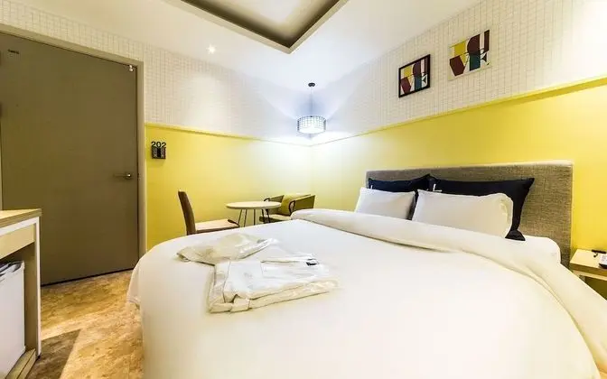 Oda (Standard (Netflix Disney + Apple tv T)