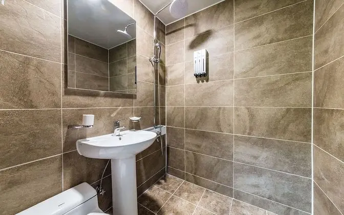 Oda (Standard (Netflix Disney + Apple tv T)