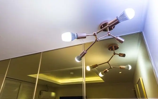 Oda (Standard (Netflix Disney + Apple tv T)