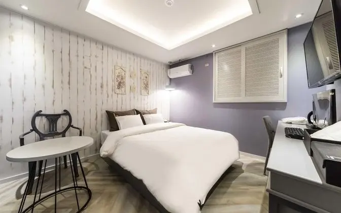 Oda (Standard (Netflix Disney + Apple tv T)