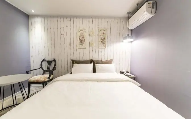 Oda (Standard (Netflix Disney + Apple tv T)