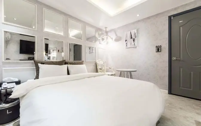 Oda (Standard (Netflix Disney + Apple tv T)