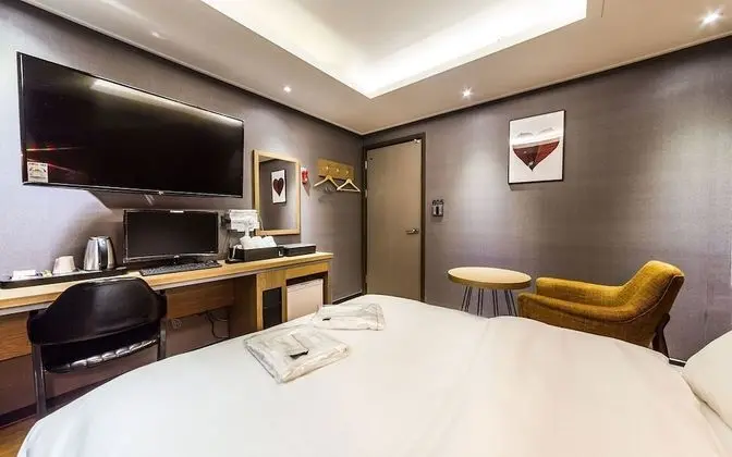 Oda (Standard (Netflix Disney + Apple tv T)